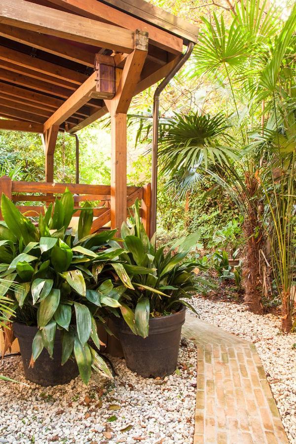 Urban Jungle Apartment Bologna Exterior photo